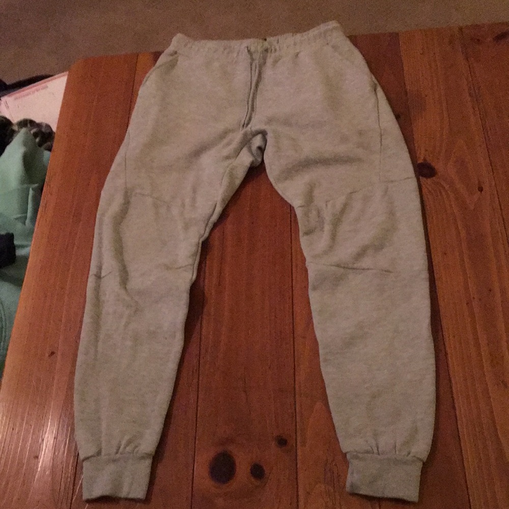 Young La Joggers